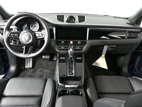 Certified 2026 Porsche Macan image 19