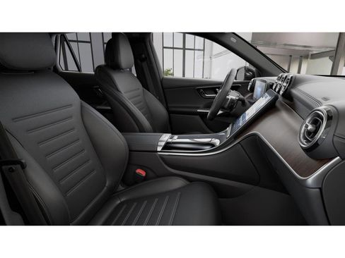 New 2025 Mercedes-Benz GLC 350e 4MATIC image 4