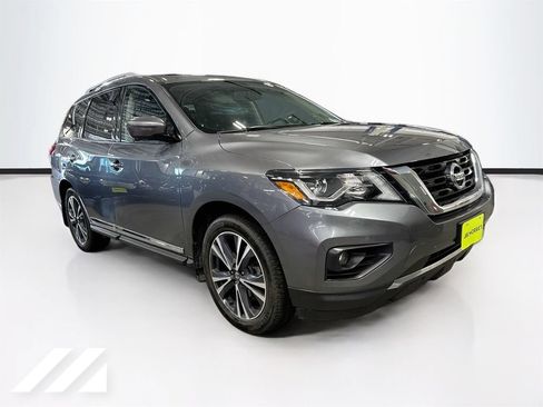 Used 2019 Nissan Pathfinder Platinum AWD/4WD image 3