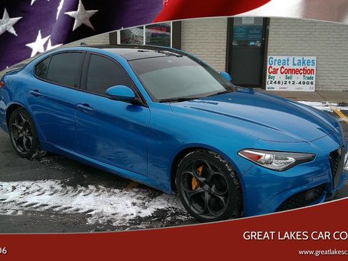 Used 2019 Alfa Romeo Giulia Ti Sport w/ Quick Order Package 22S Sport image 1
