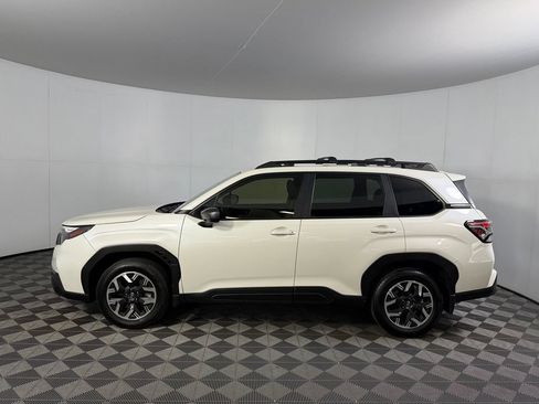 Used 2025 Subaru Forester Premium AWD/4WD image 12