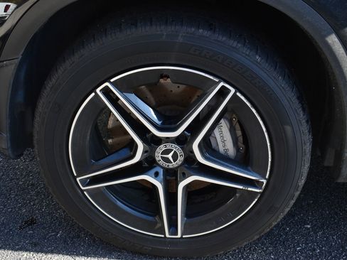 Used 2022 Mercedes-Benz GLC 300 4MATIC image 11