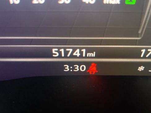 Used 2019 Audi SQ5 Premium Plus w/ Premium Plus Package image 18