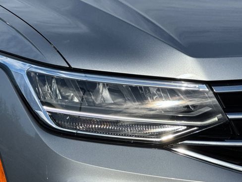 Used 2024 Volkswagen Tiguan SE image 10