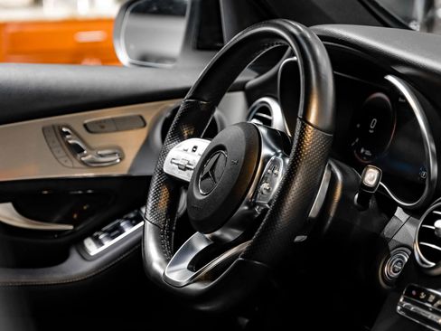 Used 2021 Mercedes-Benz GLC 300 image 11