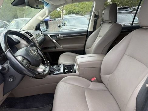 Used 2021 Lexus GX 460 Premium w/ Premium Package AWD/4WD image 3