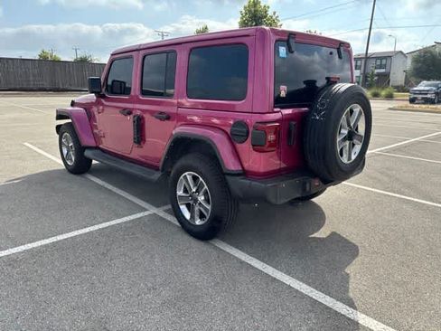 Used 2022 Jeep Wrangler Unlimited Sahara w/ LED Lighting Group AWD/4WD image 3