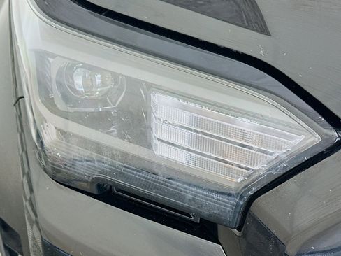 Used 2025 Toyota 4Runner SR5 AWD/4WD image 9