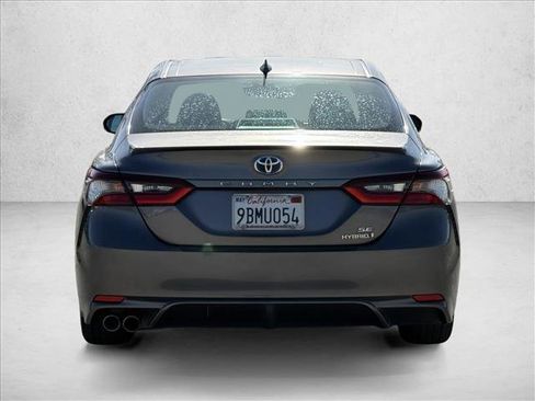 Used 2022 Toyota Camry SE image 6