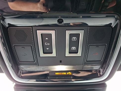 Used 2024 Land Rover Range Rover Velar Dynamic SE AWD/4WD image 22