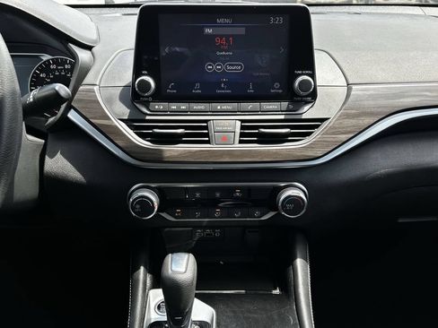 Used 2023 Nissan Altima 2.5 SV FWD image 18