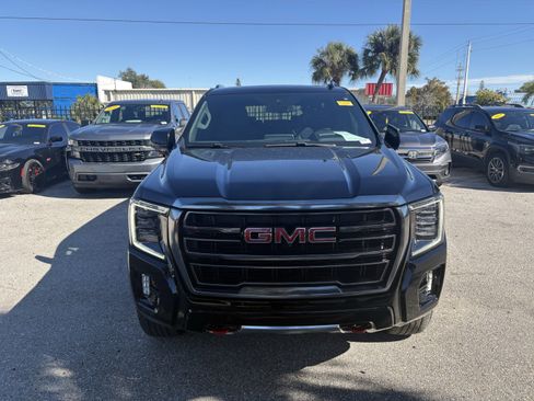 Used 2023 GMC Yukon AT4 w/ Technology Package image 2