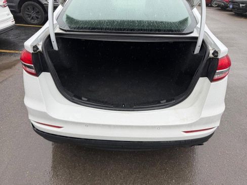 Used 2020 Ford Fusion SE image 6