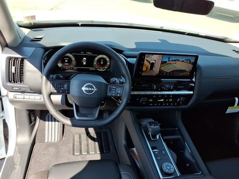 New 2026 Nissan Pathfinder SL AWD/4WD image 9