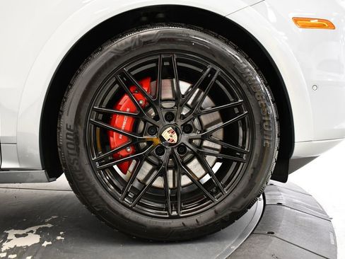 New 2026 Porsche Cayenne GTS AWD/4WD image 19