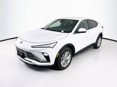 Used 2025 Buick Envista Preferred image 3