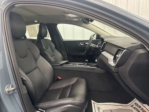 Used 2024 Volvo S60 B5 Core image 18