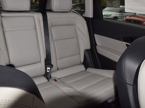 New 2026 Lincoln Nautilus Premier image 21