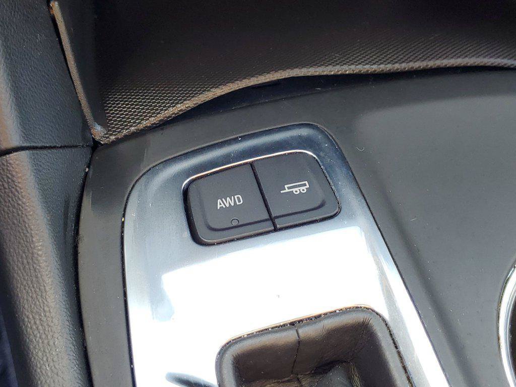 Used 2018 Chevrolet Equinox LT w/ LPO, Blackout Package AWD/4WD image 18
