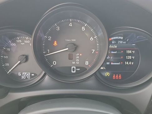 Used 2022 Porsche Macan AWD/4WD image 23