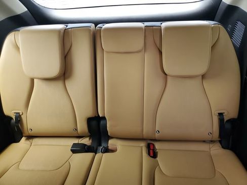Used 2023 Kia Carnival LX FWD image 10