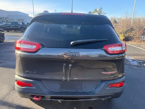 Used 2016 Jeep Cherokee Trailhawk w/ Comfort/Convenience Group image 4