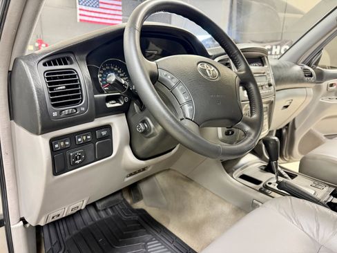 Used 2003 Toyota Land Cruiser image 17