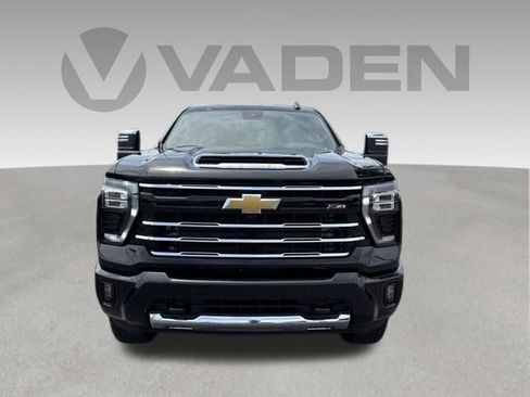 Used 2025 Chevrolet Silverado 2500 LT w/ Z71 Chrome Sport Edition AWD/4WD image 4