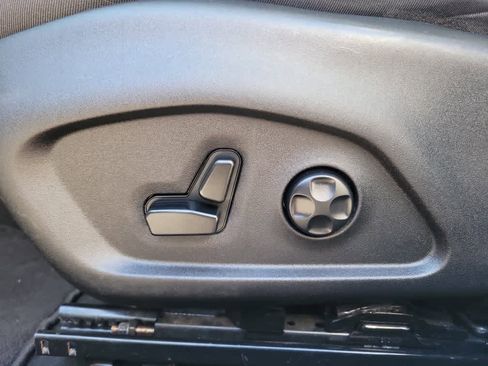 Used 2020 Jeep Compass Limited image 23