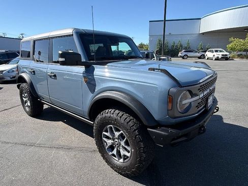 Used 2024 Ford Bronco Badlands AWD/4WD image 2