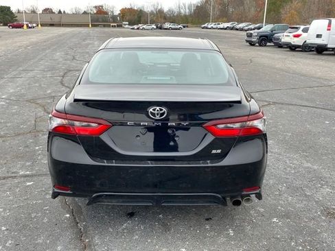 Used 2023 Toyota Camry SE image 5