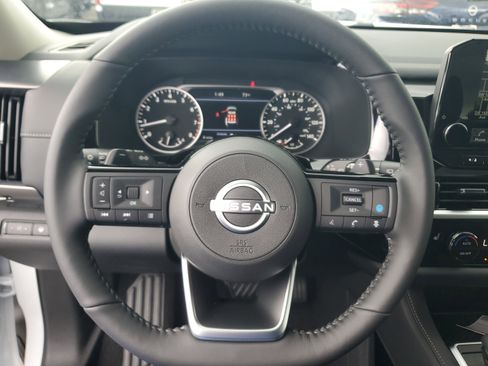 New 2025 Nissan Pathfinder SL image 15