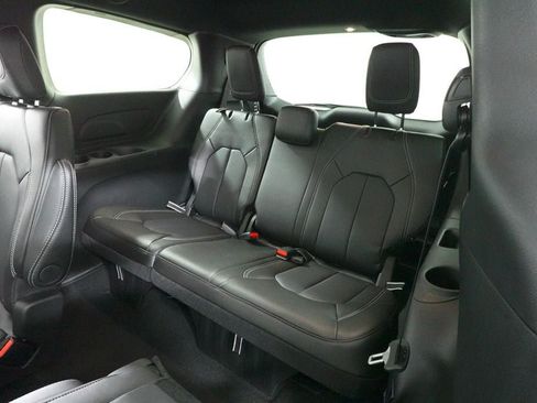New 2027 Chrysler Pacifica Select FWD image 24