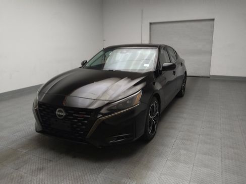 Used 2024 Nissan Altima 2.5 SR FWD image 15
