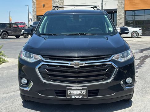Used 2019 Chevrolet Traverse LT w/ LT Premium Package AWD/4WD image 2