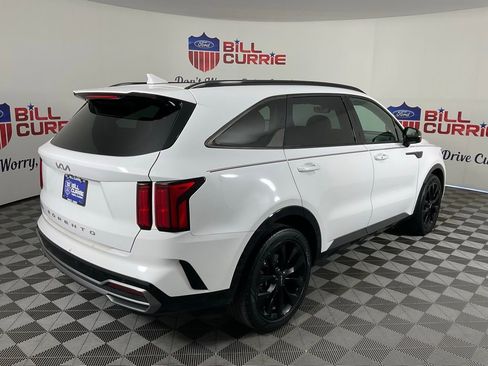 Used 2022 Kia Sorento SX image 3