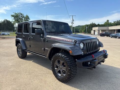 Certified 2017 Jeep Wrangler Unlimited Rubicon AWD/4WD image 3