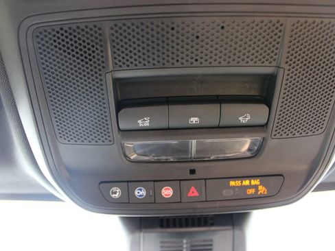 Used 2025 Chevrolet Equinox ACTIV w/ Safety and Technology Package image 35