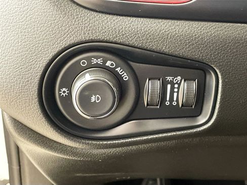 Used 2023 Jeep Renegade Trailhawk image 10