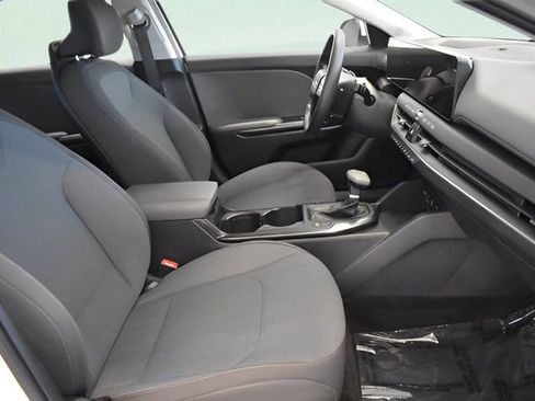 Used 2025 Kia K4 FWD image 19
