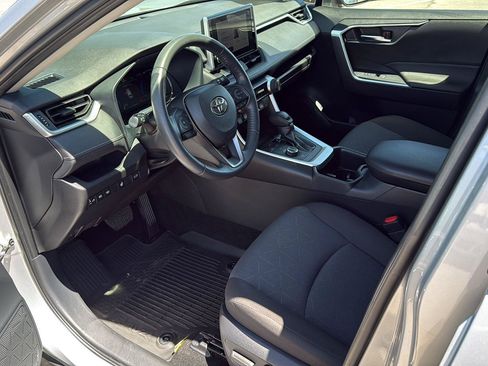 Used 2024 Toyota RAV4 XLE w/ Convenience Package AWD/4WD image 19