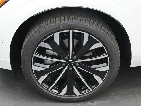 New 2026 Volvo XC60 B5 Ultra w/ Climate Package AWD/4WD image 4