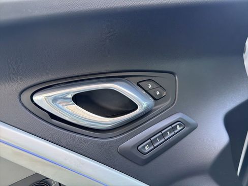 Used 2016 Chevrolet Camaro SS RWD image 6