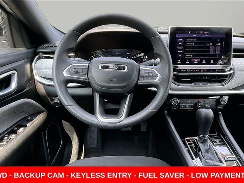 Used 2023 Jeep Compass Sport AWD/4WD image 8