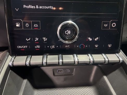 Used 2025 GMC Terrain Elevation image 29