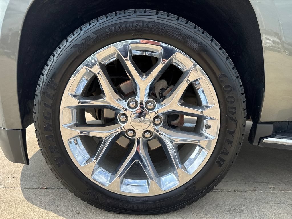 Used 2017 GMC Yukon Denali w/ Open Road Package AWD/4WD image 11