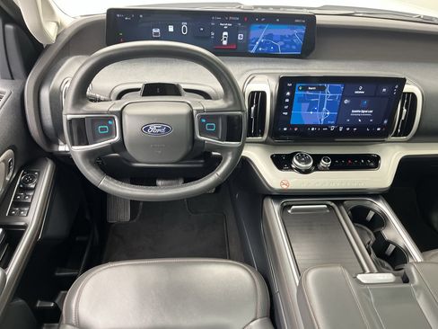 Certified 2025 Ford Expedition Active AWD/4WD image 18