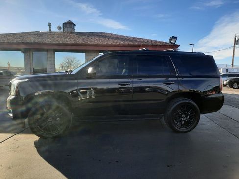 Used 2019 GMC Yukon Denali image 2
