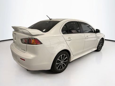 Used 2017 Mitsubishi Lancer ES image 7