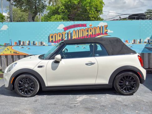 Used 2018 MINI Cooper Cooper 2dr Convertible image 9